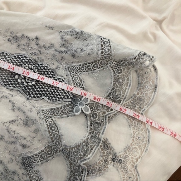 Anthropologie Aratta Silent Journey Embroidered Split Back Tank - Picture 9 of 9